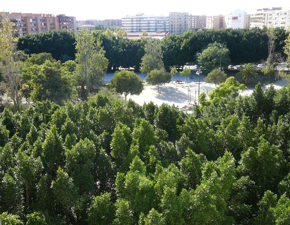 Apartment Monfort Valencia Exteriör bild